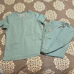 Figs scrub set - sea glass, top - small, pant- med